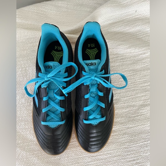 Adidas- indoor soccer shoes BNWOT - Picture 1 of 5